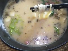 -梓城五粮渔粉(辉纺名苑店)