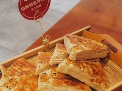 特色饽饽饼-王明古法砂锅居(开化寺店)