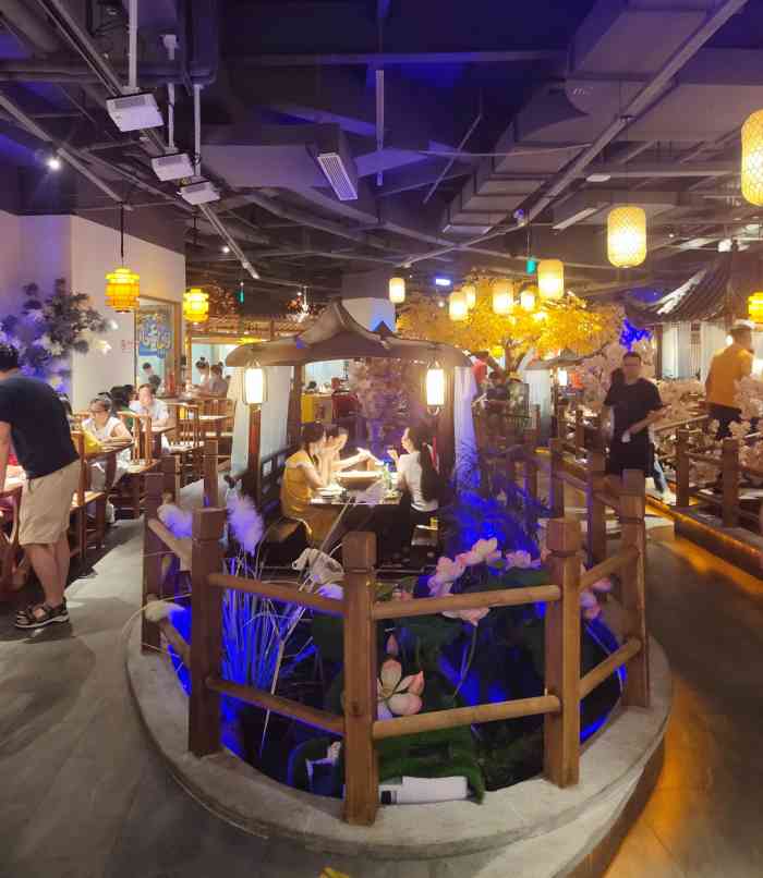 松江名灶农家乐(七宝店)-"招牌好大,以为就是一般的农家乐.正值饭.