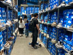 -百年港湾奥特莱斯(香炉礁店)