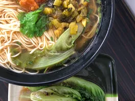 辣**