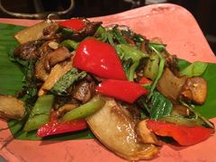 包烧野生牛肝菌-云海肴·汽锅鸡·云南菜(天山百盛优客店)