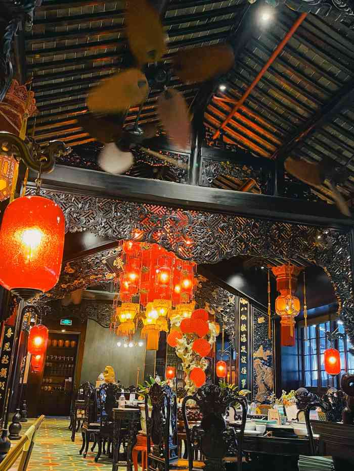 誉八仙茶室酒楼(新天地店)-"来之前有预定座位,尽量靠窗,最后的确给了