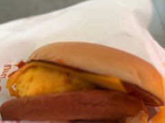 -麦当劳(轻轨曹杨路店)