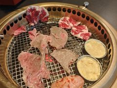 -铭牛烧肉·和牛海鲜自助(高新月牙湖店)