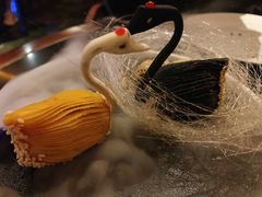 鸳鸯天鹅酥-三利音·东方司宴(外滩店)