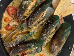 -Mark&Mars Restaurant