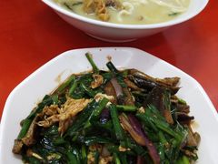 韭菜炒长鱼-三百碗宝应长鱼面(板仓街店)