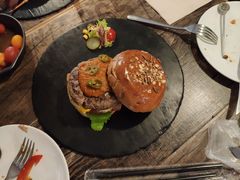 -HIGH FIVE哈福手工汉堡(桂林路店)