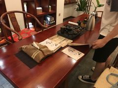 -灸春堂·艾灸·痛症·整脊连锁(之江银泰店)