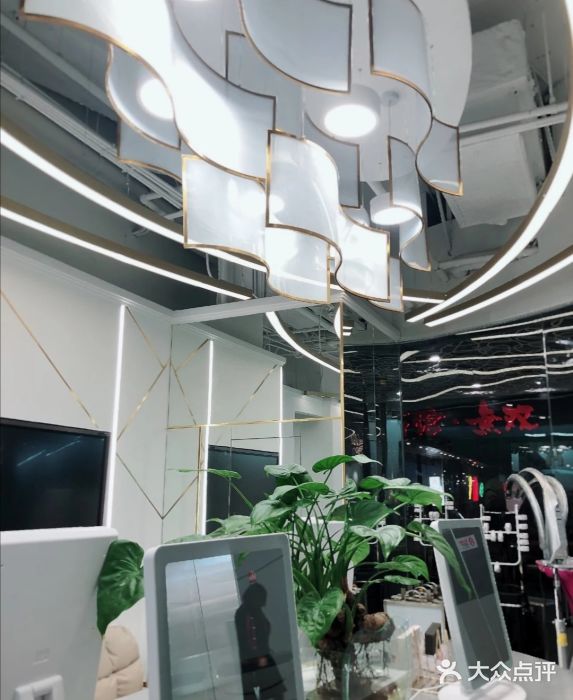 MYYF SALON烫发染发图片