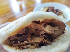 锅盔夹卤肉外-洞子口张老二凉粉(文殊院店)