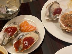-广州万富希尔顿酒店·感趣自助餐厅·金秋蟹宴生蚝海鲜刺身