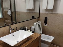 -珠海拱北口岸希尔顿欢朋酒店