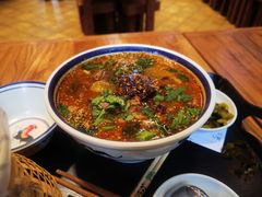 -云阿蛮云南生烫牛肉米线(奉贤路店)