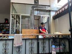 -茅屋大酒店