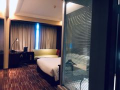 -上海龙之梦万丽酒店