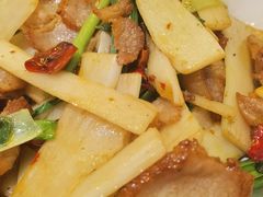 云南腊肉炒香笋-云海肴·汽锅鸡·云南代表菜(东坝金隅店)
