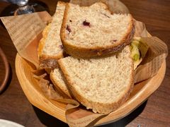 餐前面包-弗兰克牛排西餐厅 Galla R By Ribone(上海首店)