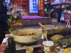 -刘姐啤酒鱼民族演艺餐厅(西街总店)