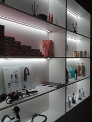 -Tloml salon