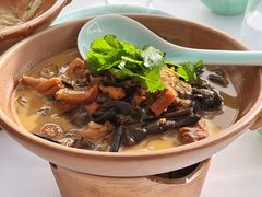 小鸡炖榛蘑-止观小馆·辽河口渔家菜(王府井店)