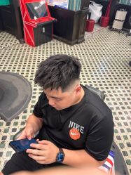 -海文先生国潮烫染男士理发馆