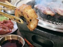 -围炉肉舍•炭烤活鳗•丹东海鲜烤肉(步行街店)