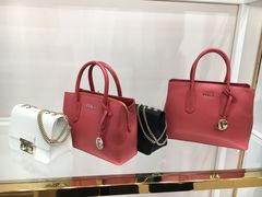 -马德里拉斯咯扎斯购物村