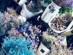 -何兮花店·气球派对鲜花店(马桥银春路万科城店)