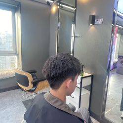 -藤野造型烫发染发