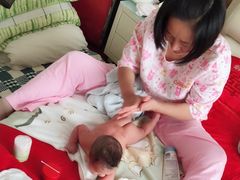 -爱的果实月嫂育婴师(世纪东方店)