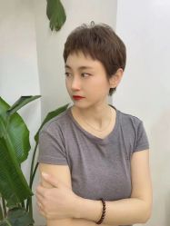 -BULB STUDIO 巴柏明星发型工作室