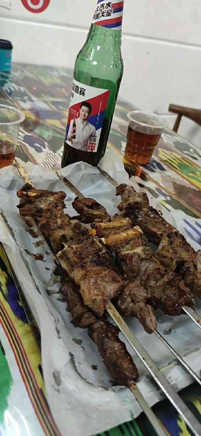 新疆阿力烧烤-"吃完外滩的第一餐,打车来到这家点评相当高.