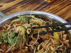 -周良天山牛杂城(天山路总店)