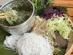 -腾冲洞山温泉村