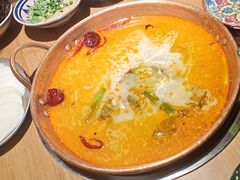 -洱火云南酸菜牛肉火锅(石景山当代商城店)