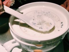 -燕庭·纯燕窝·甜品下午茶(南京西路店)