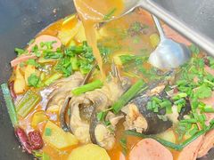 -老刘生态大鱼坊铁锅炖鱼(赛马场店)