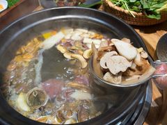 -一朵菌·野生菌探索家火锅(南亚店)