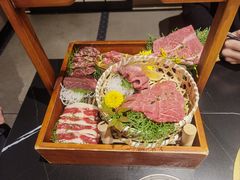 -山川小町·极番烧肉(新地假日广场店)
