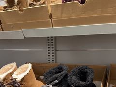 -UGG(燕莎奥特莱斯购物中心店)