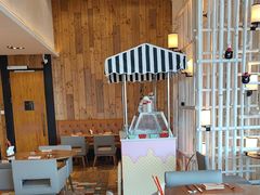 -松咖啡自助餐厅·松北香格里拉