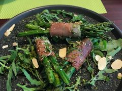 -香格里拉鱼跃地中海西餐厅·牛排披萨