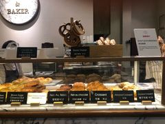 面包甜点陈列柜-WHEAT&BAKER-麥(凯德来福士店)