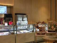 面包甜点陈列柜-哈根达斯(大悦城店)