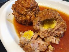 鸭蛋黄狮子头-梅飞酒家(桑园路店)