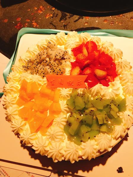 阿郎食品(中心街店)-"朋友生日订的生日蛋糕哈,在威远来说,我觉.