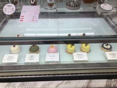 -UNI UNI(环亚凯瑟琳店)