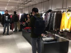 -URBAN REVIVO(欢乐海岸购物中心店)